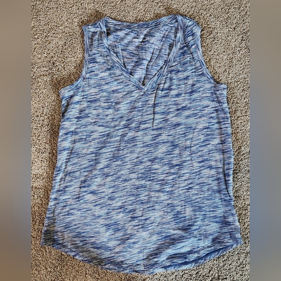 4/$20 Tank. Size large. - Picture 1 of 4